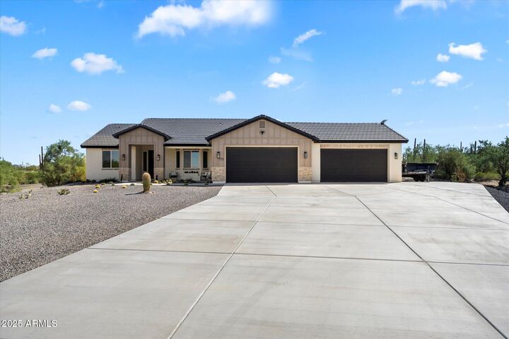 Property Photo:  28635 N Tame Lane  AZ 85144