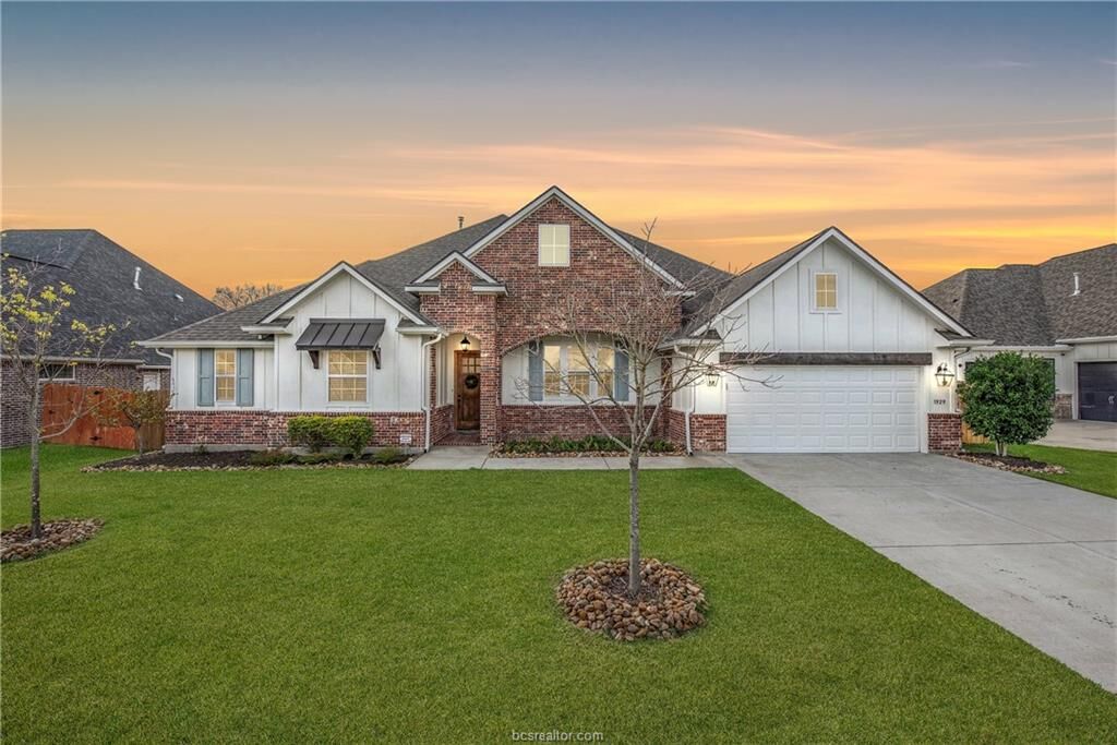 Property Photo: 1929 Spanish Moss Drive TX 77845