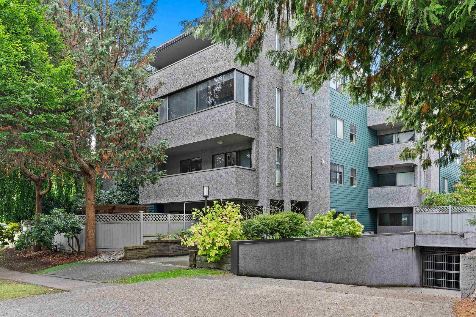 Property Photo:  8775 Cartier Street 305  BC V6P 4V3 