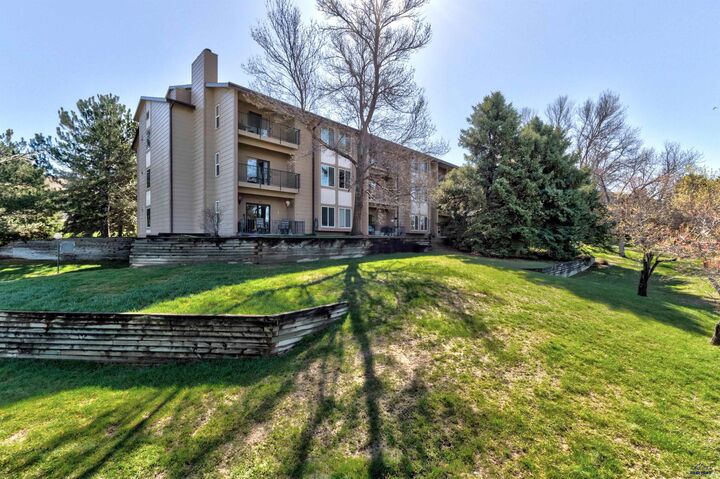 Property Photo: 3954 Fairway Hills Dr SD 57702