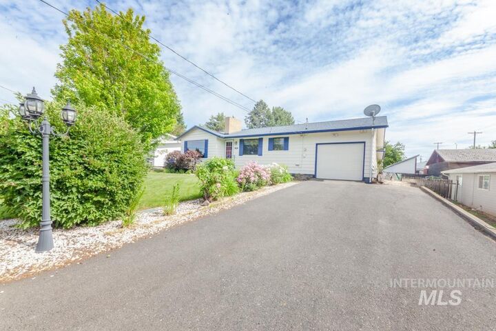 Property Photo:  404 Linden Dr  ID 83501