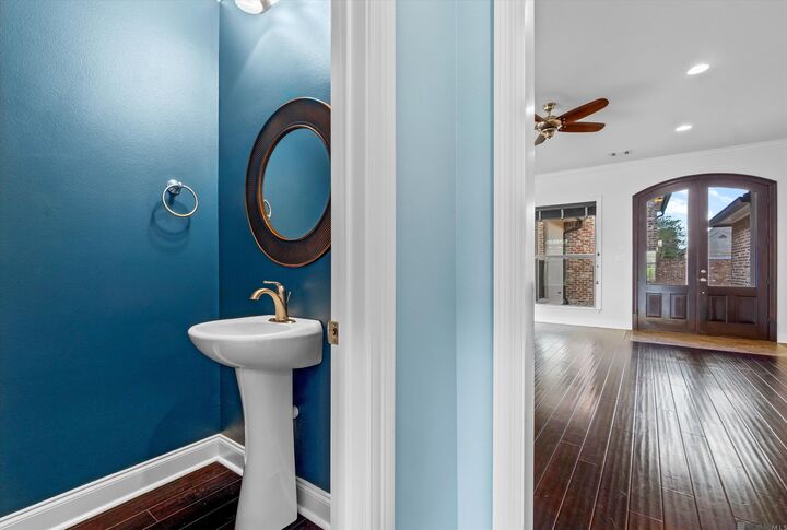 Property Photo: 6086 Tezcuco Ct LA 70737