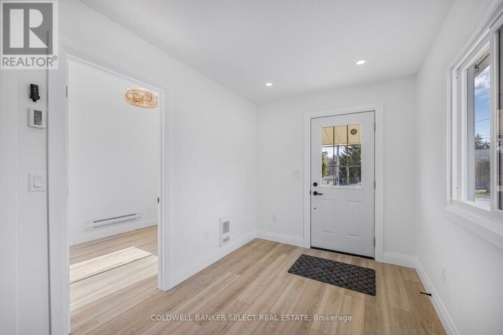 Property Photo:  338 Old Mosley Street Unit 1  ON L9Z 2H6 