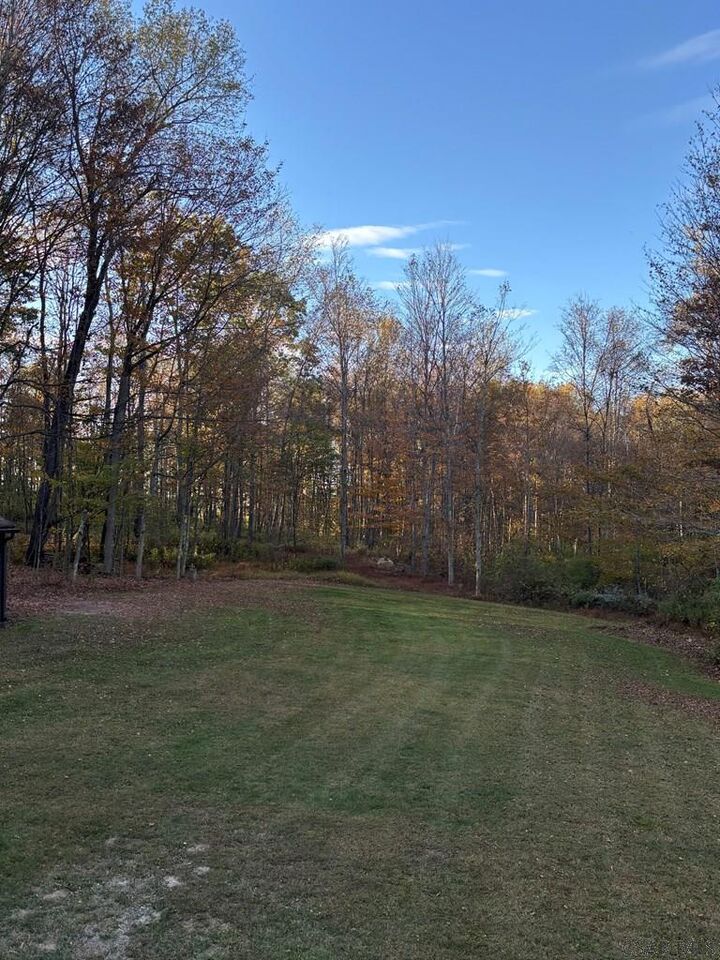 Property Photo:  548 Louella Dr.  PA 15963