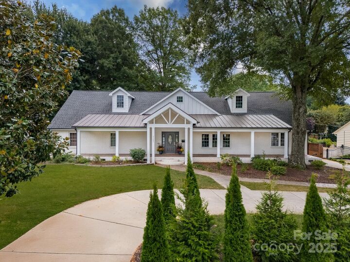 1121 S Wendover Road  Charlotte NC 28211 photo