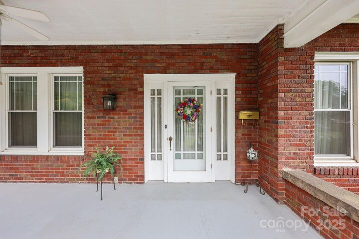 Property Photo:  207 Maupin Avenue  NC 28144