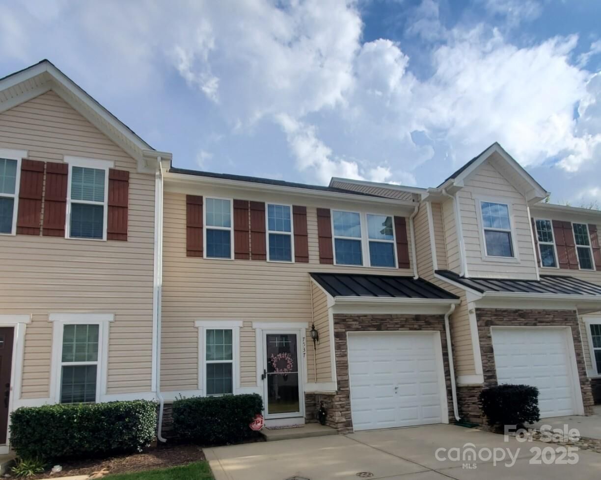 Property Photo:  7537 Red Mulberry Way  NC 28273 