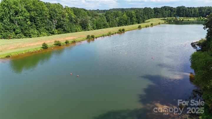 Property Photo: 4604 Mirror Lake Drive NC 28609