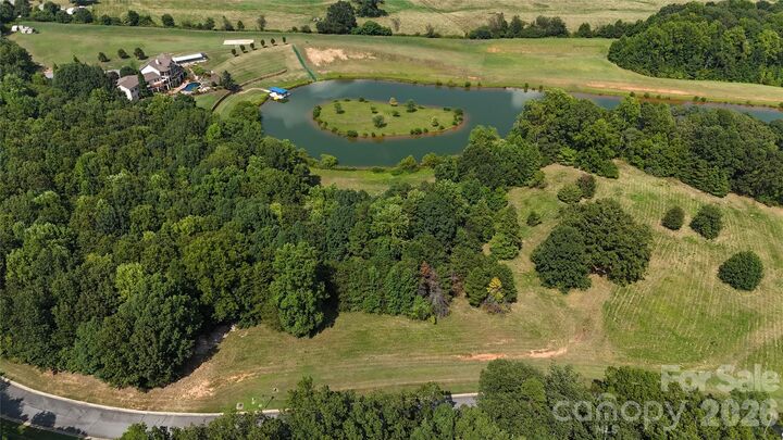 Property Photo: 4604 Mirror Lake Drive NC 28609