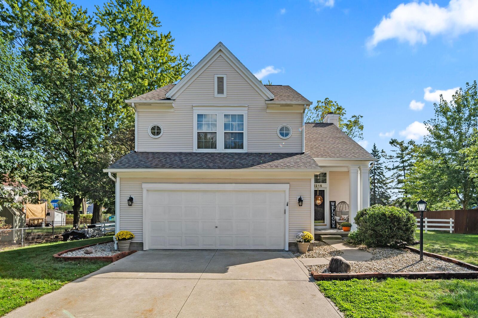 Property Photo:  5215 Morning Circle  OH 43026 