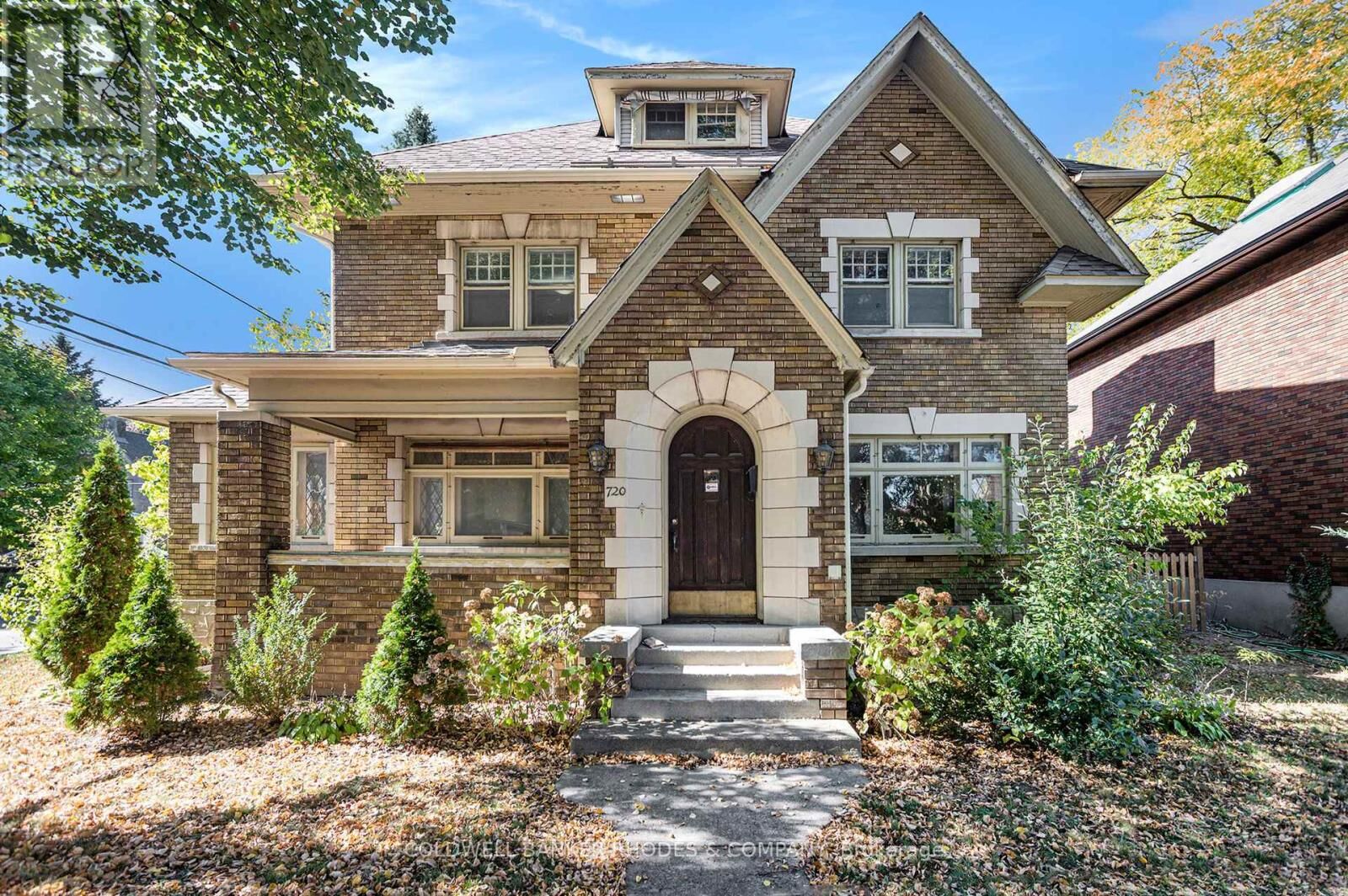 Property Photo: 720 Parkdale Avenue ON K1Y 1J3