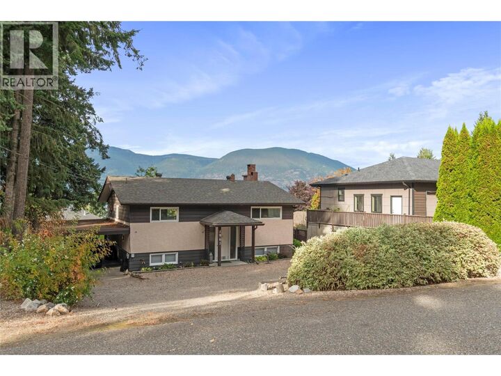 Property Photo: 1961 17 Street Northeast BC V1E 3Z4
