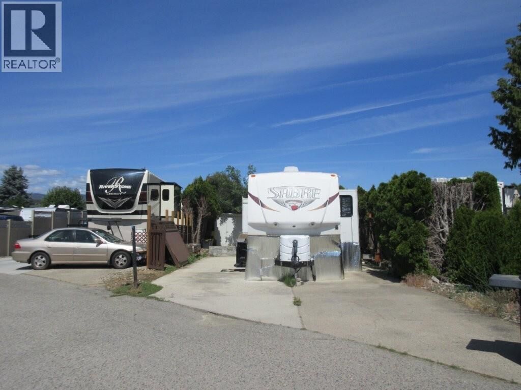 Property Photo:  415 Commonwealth Road 122  BC V4V 1P4 