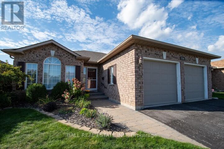 Property Photo:  2546 Marsdale Drive  ON K9L 1R4 