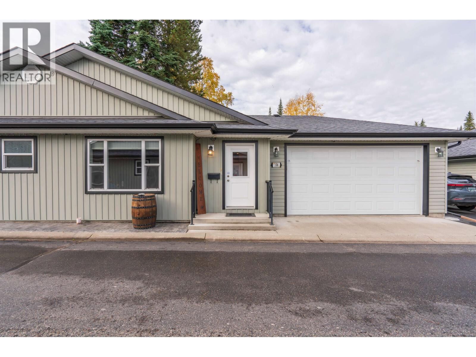 Property Photo: 4397 Austin Road 108 BC V2K 2H8