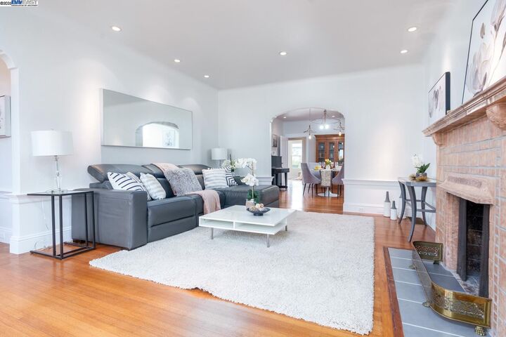 Property Photo:  345 Moncada Way  CA 94127 