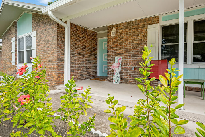 Property Photo: 1811 Rattan Palm Drive FL 32578