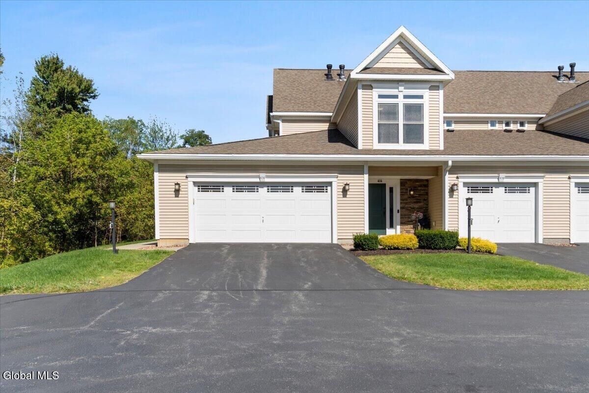 Property Photo: 414 Lois Lane NY 12304