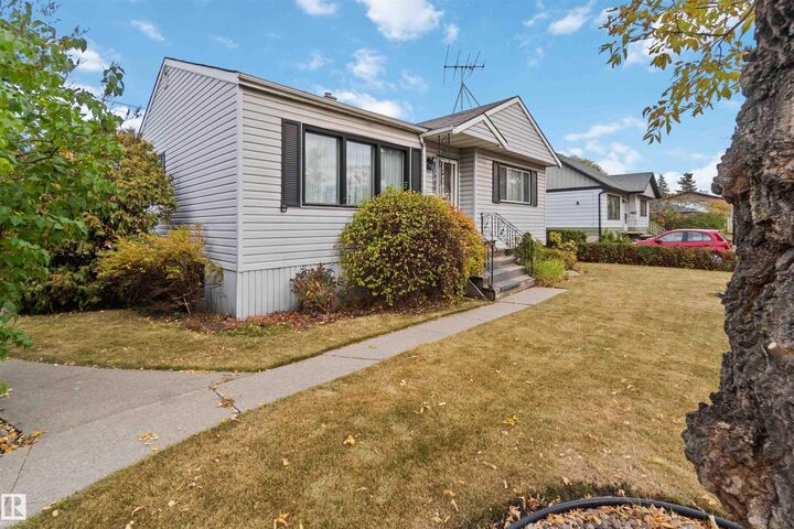 13908 115 Avenue NW  Edmonton AB T5M 3B4 photo