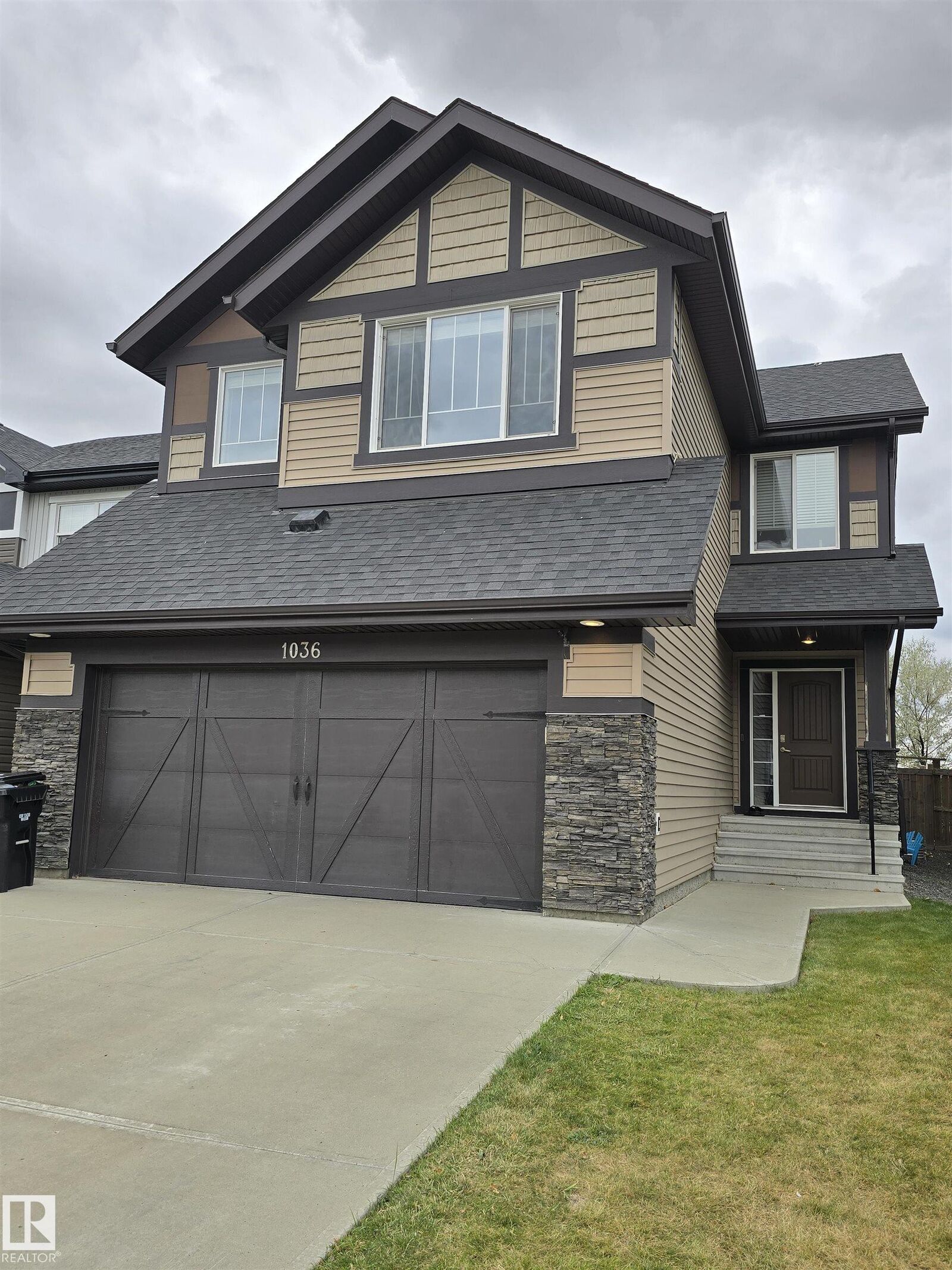 Property Photo: 1036 Allendale Crescent AB T8H 0X7