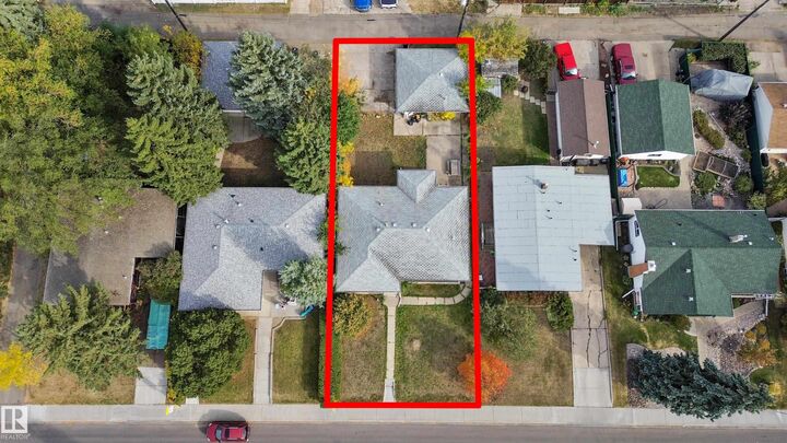 8736 66 Avenue NW  Edmonton AB T6E 0L3 photo