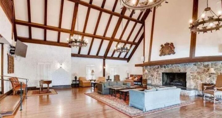 Property Photo: 6851 Roswell Road 15 GA 30328
