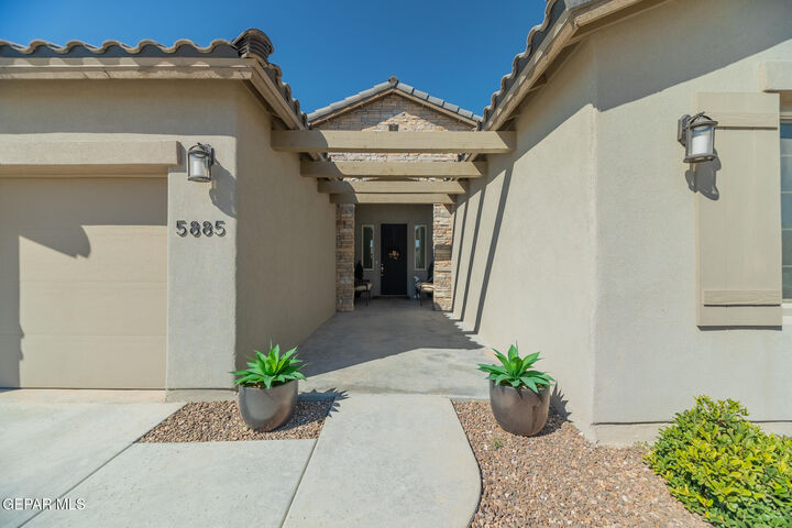 Property Photo: 5885 Valle De Paz Avenue TX 79932
