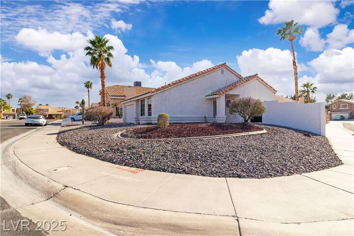 Property Photo: 765 Butternut Court NV 89014