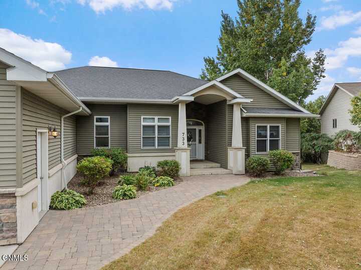 Property Photo:  733 2nd Avenue NE  ND 58854 