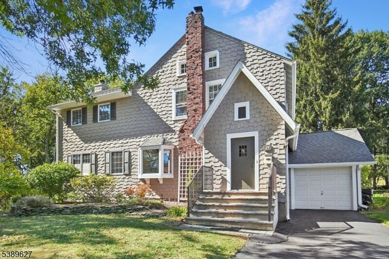 Property Photo:  29 Herbert Ter  NJ 07039 