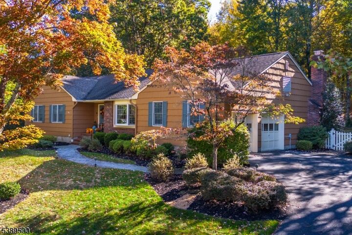 32 Radcliffe Dr  Roxbury Twp. NJ 07876 photo