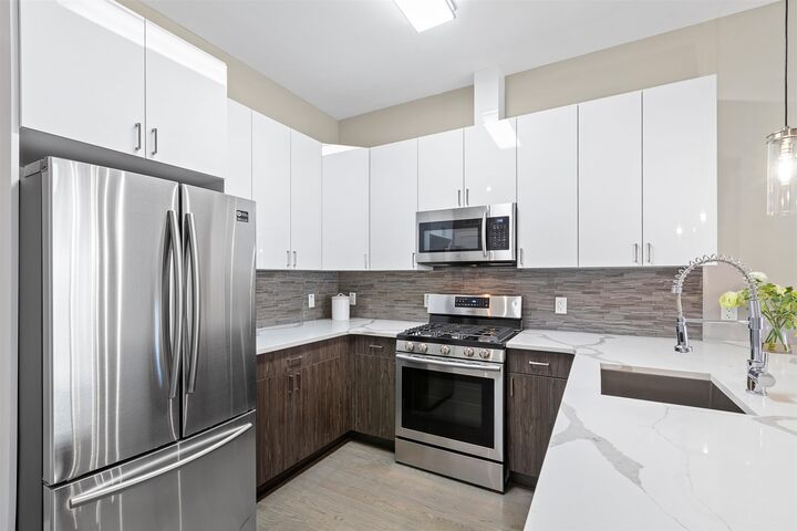 Property Photo: 313 Pine St 204 NJ 07304