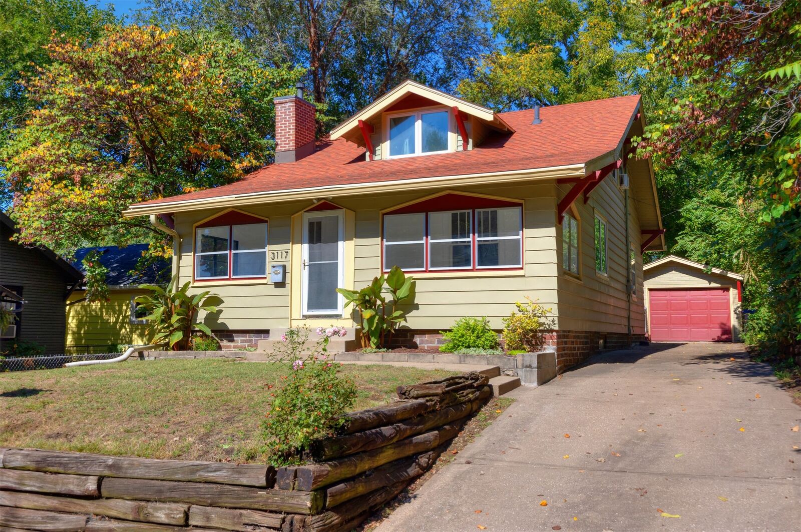 Property Photo: 3117 Pleasant Street IA 50312