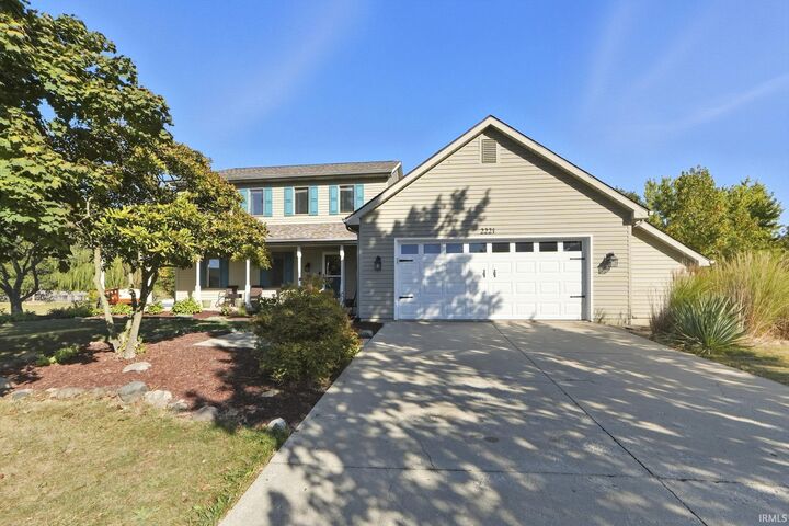 Property Photo: 2221 Hunters Cove IN 46804
