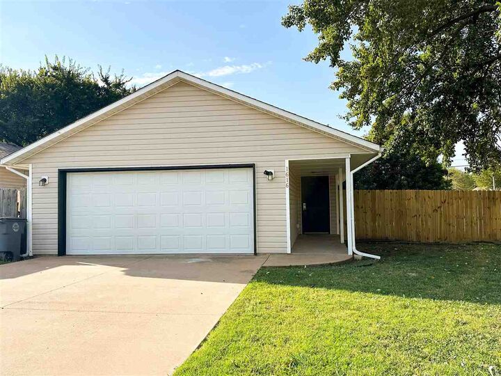 1616 NW Taylor Ave  Lawton OK 73507 photo