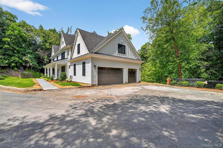 Property Photo:  9 Flanders Lane  NY 10567 