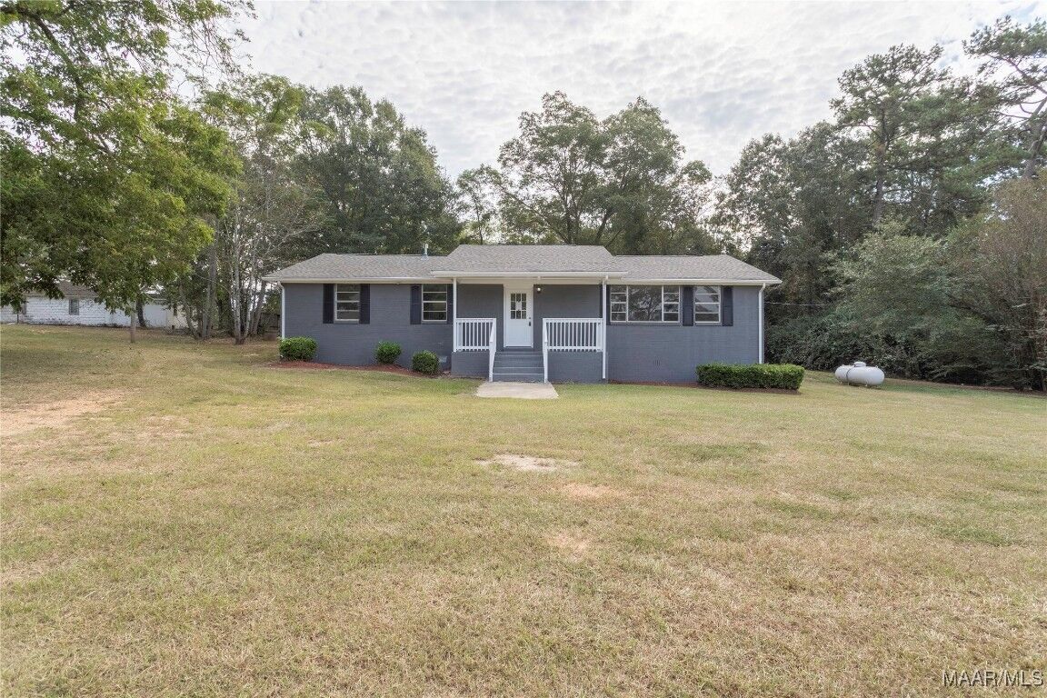 Property Photo: 794 County Road 13 Road AL 36067