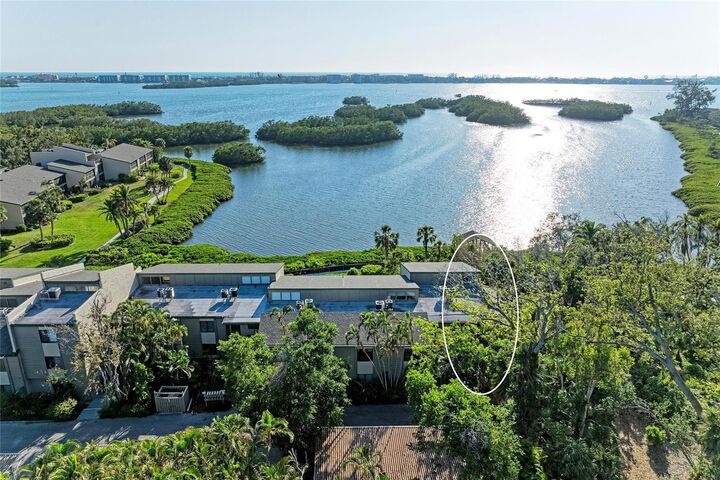 Property Photo: 1617 Bayhouse Court 121 FL 34231