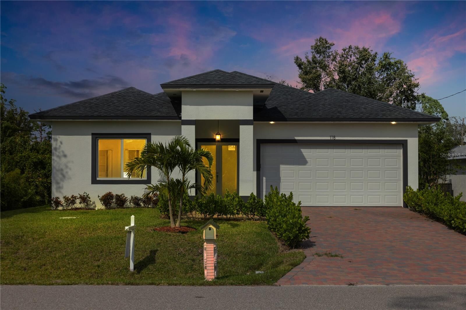 Property Photo: 118 Green Pine Park FL 33947