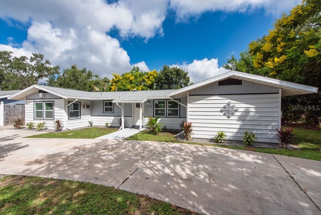 Property Photo: 1173 Myrtle Street FL 34234