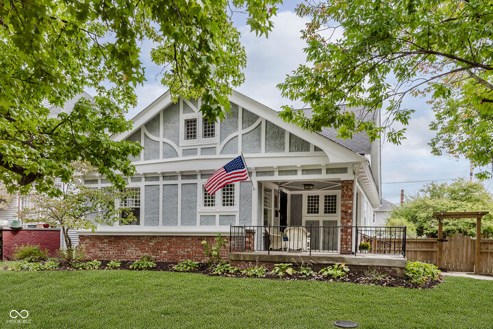 Property Photo: 302 E 32nd Street IN 46205