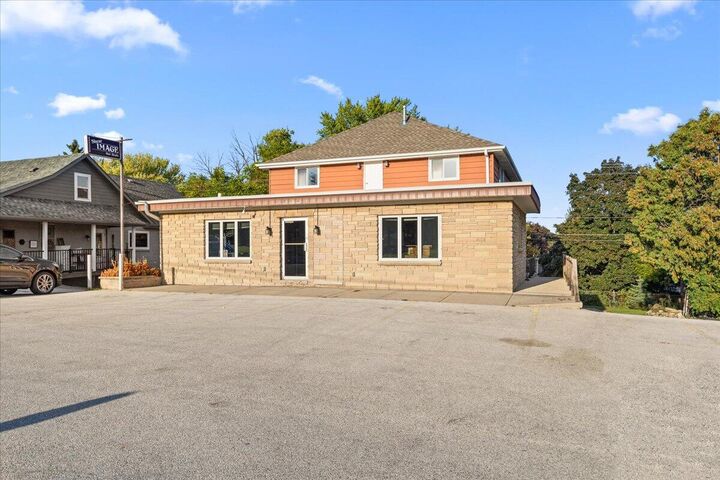 Property Photo:  1817 N Main St 1819  WI 53090 