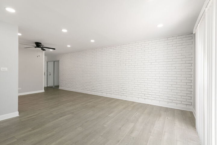 Property Photo:  17000 Novak Drive 105  IL 60429