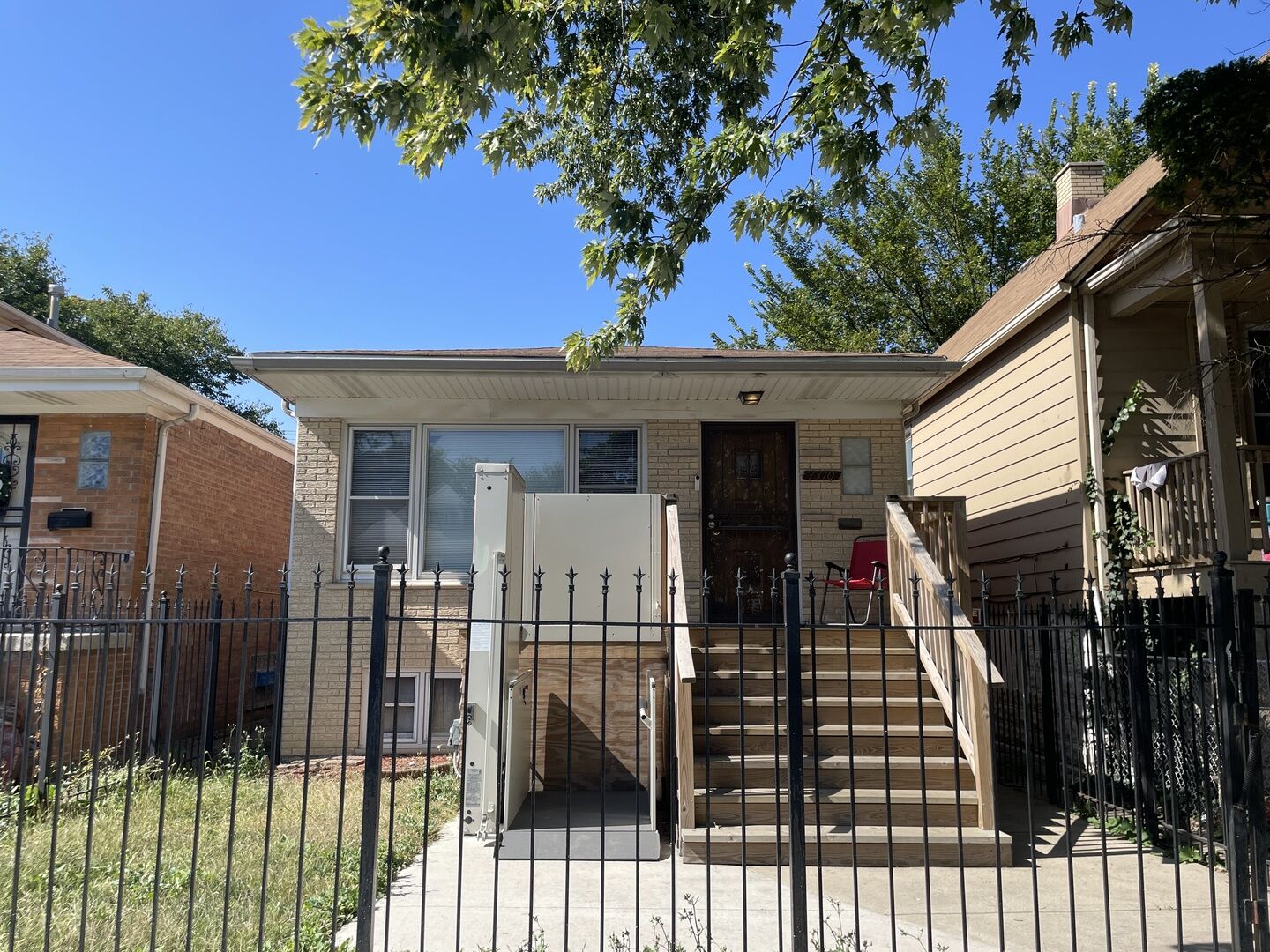 Property Photo: 7310 S Claremont Avenue IL 60636