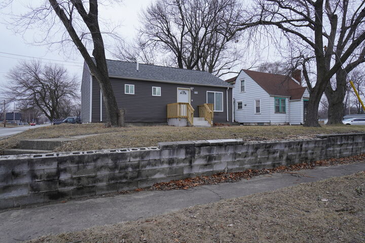 Property Photo:  1092 Hanley Street  IN 46406 