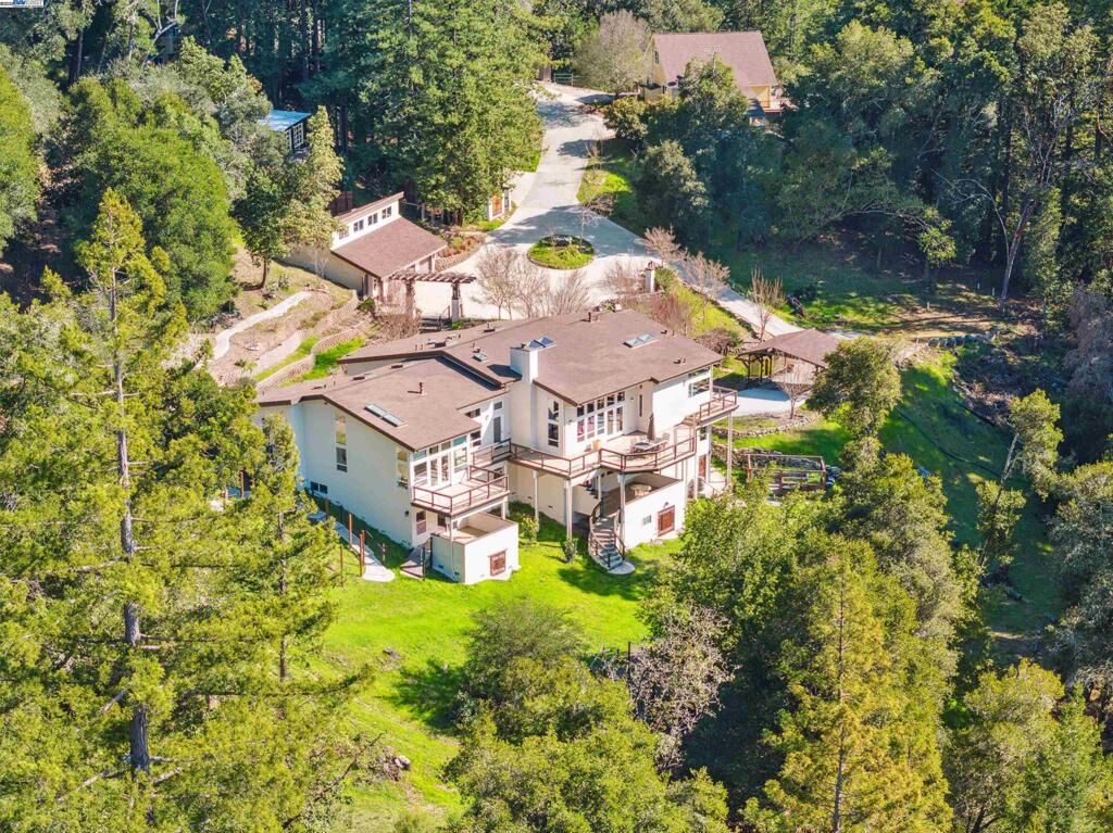 Property Photo: 400 Dorrance Rd CA 95006