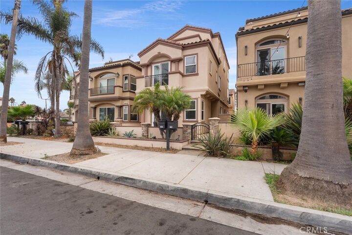 Property Photo: 122 9th Street CA 92648