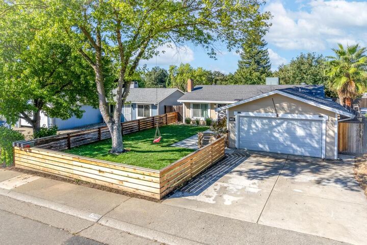 Property Photo:  7504 Wooddale Way  CA 95610 