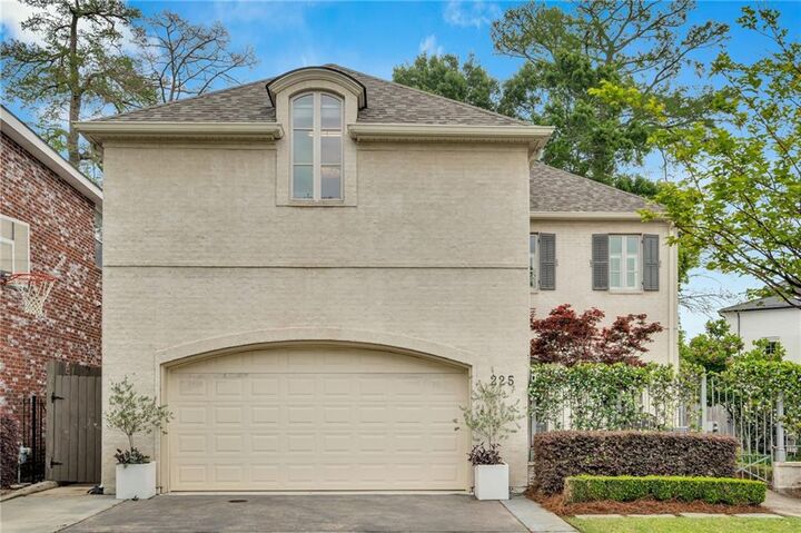 Property Photo: 225 Ridgewood Drive LA 70005