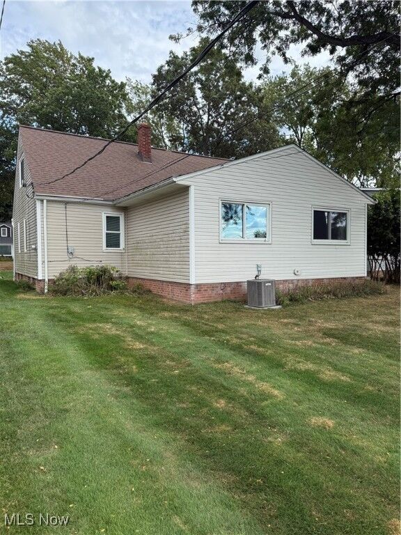 Property Photo: 1284 Haverston Road OH 44124